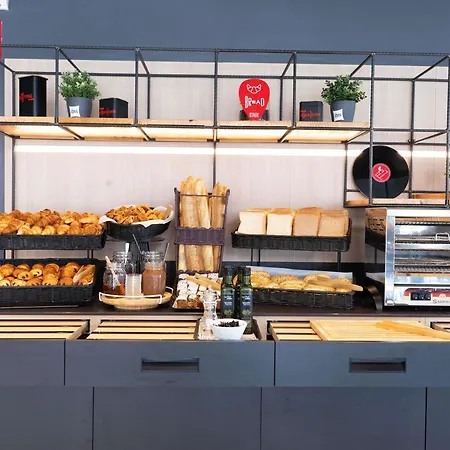 Hotel Ibis Centro Ciudad 2*