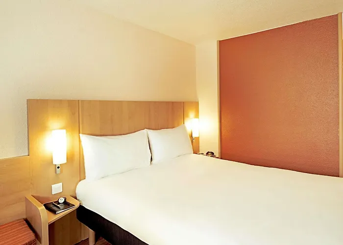 Ibis Centro Ciudad 2*